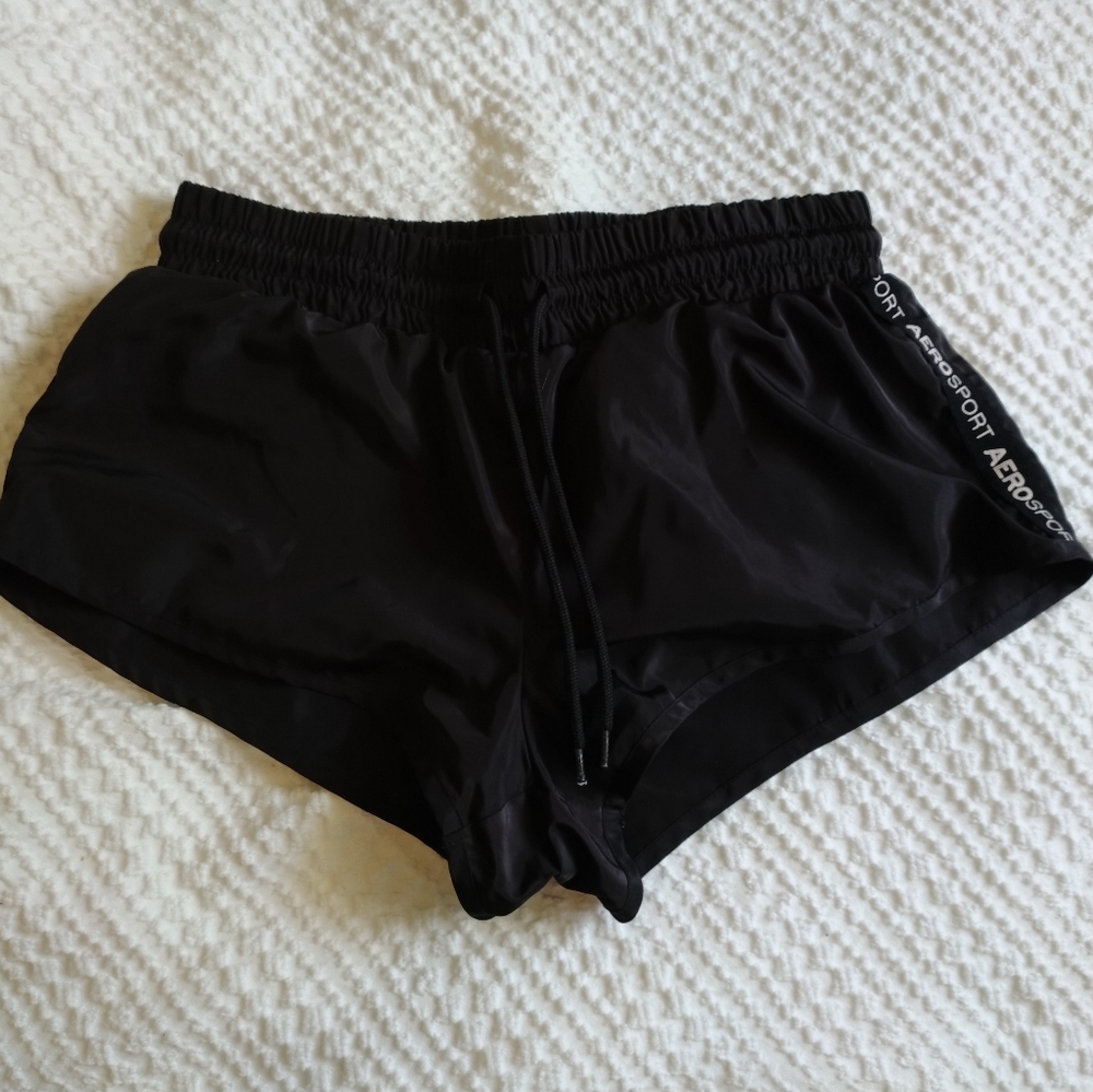 Aero sport athletic shorts small
